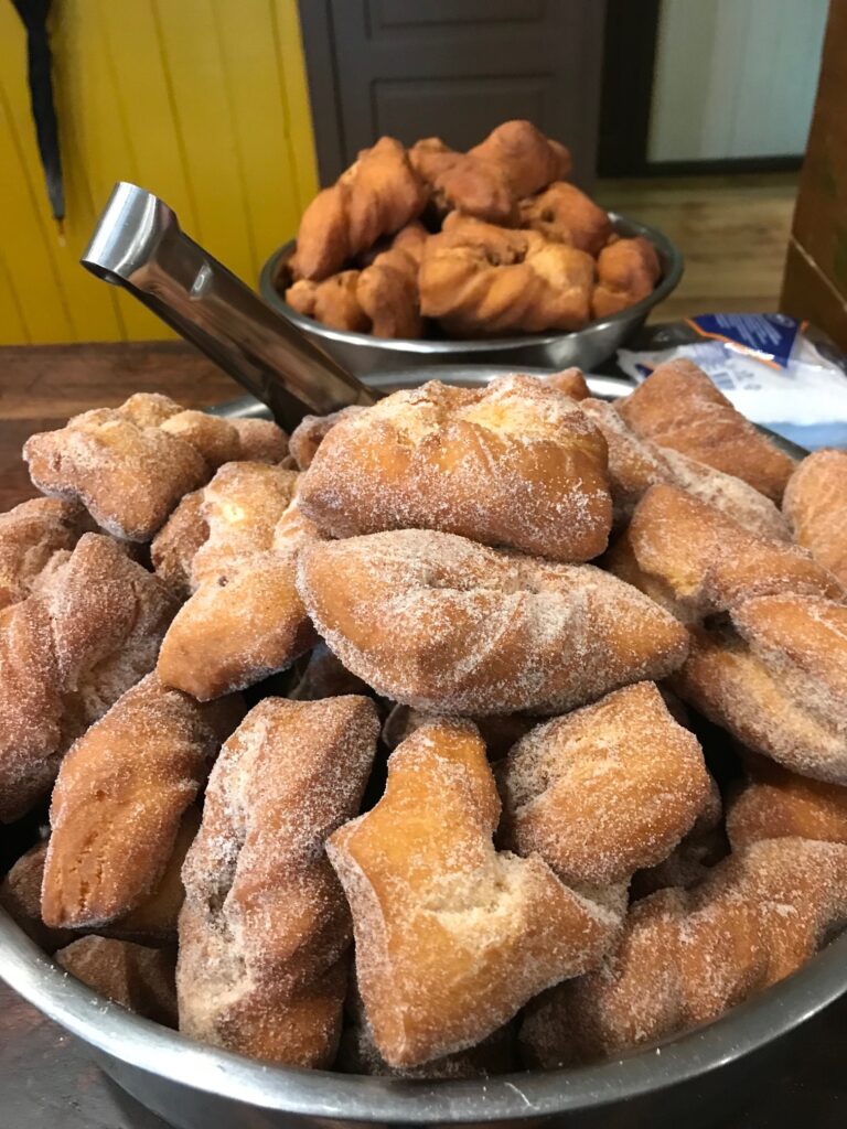 Beignets de maçã: receita da Sara - Jogos para Meninas